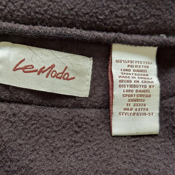 Le Moda Black Fleece‎ Cape with High Ruffled Neck and Ruffled Pockets - Picture 8 of 15